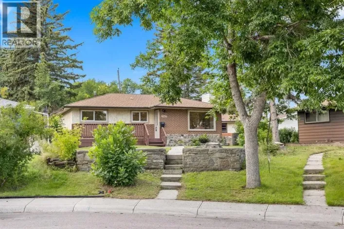 2007 Cottonwood Crescent SE, Calgary