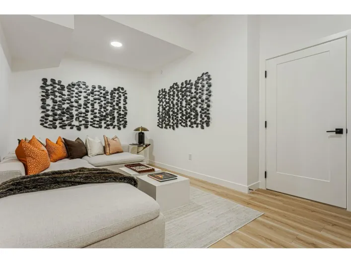 20075 85 AVENUE, Langley