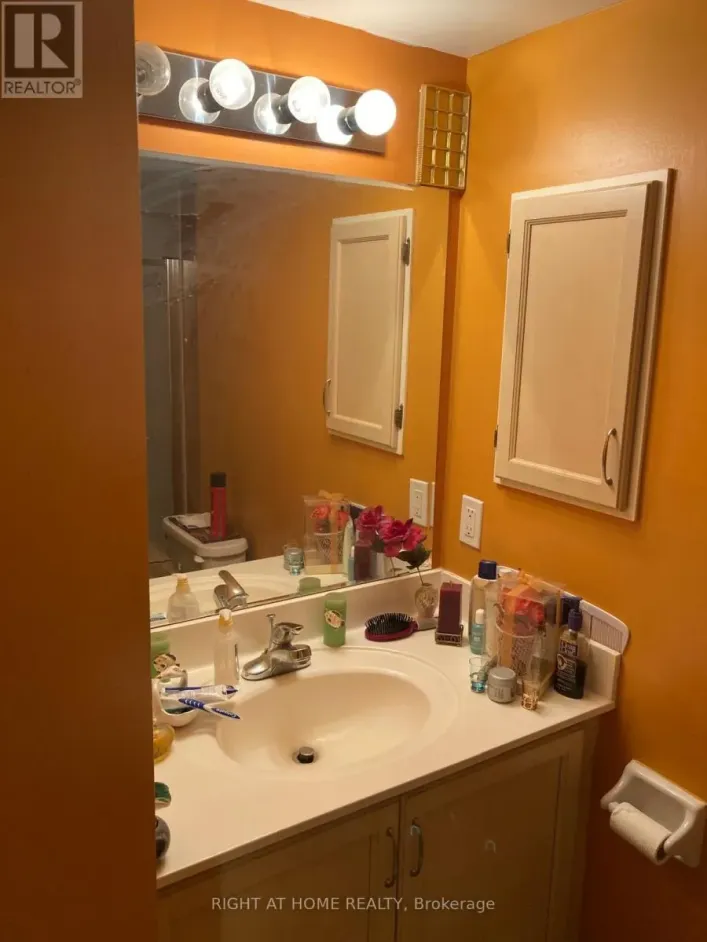 2008 - 8 REAN DRIVE, Toronto