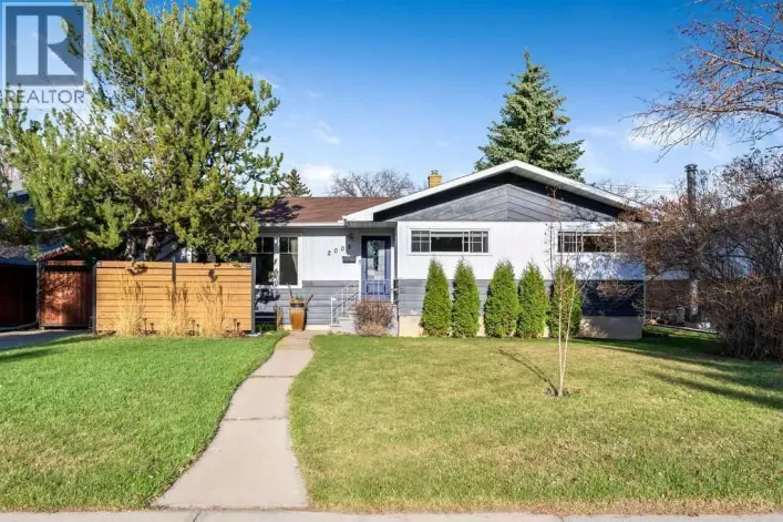 2008 Georgia Street SW, Calgary
