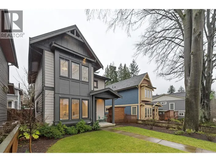 2008 LARSON ROAD, North Vancouver