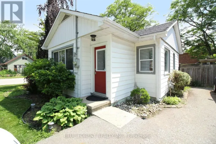 2008 OLIVE STREET, Sarnia