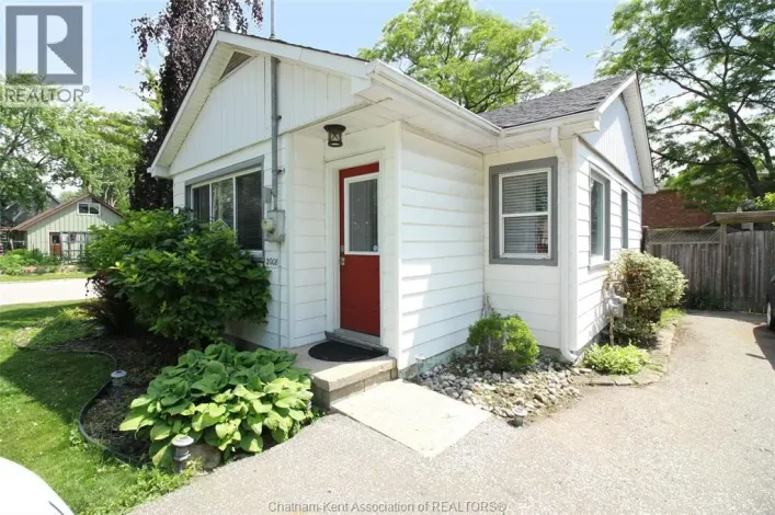 2008 OLIVE STREET, Sarnia
