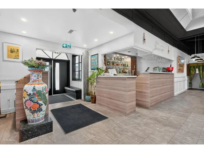 20080 FRASER HIGHWAY, Langley