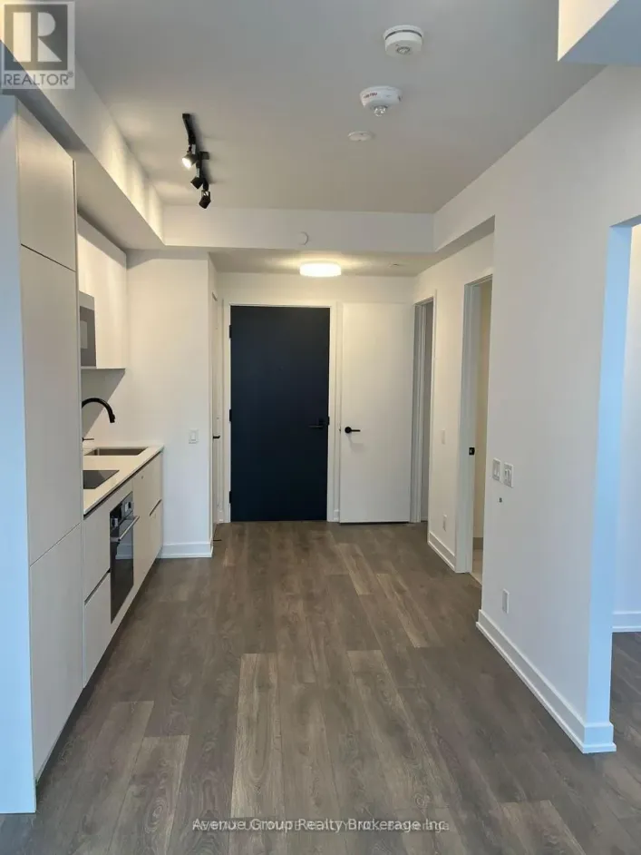 2009 - 108 PETER STREET, Toronto