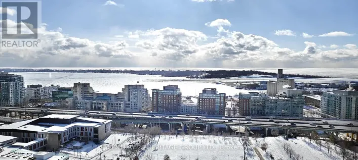 2009 - 15 ICEBOAT TERRACE, Toronto
