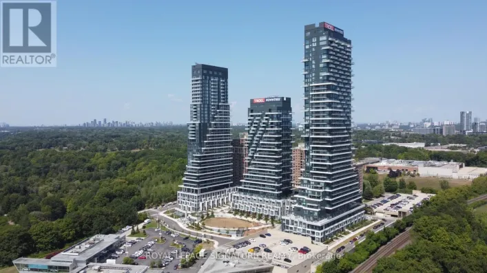 2009 - 30 INN ON THE PARK DRIVE, Toronto