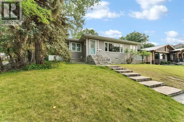 201 1 Street SW, Medicine Hat