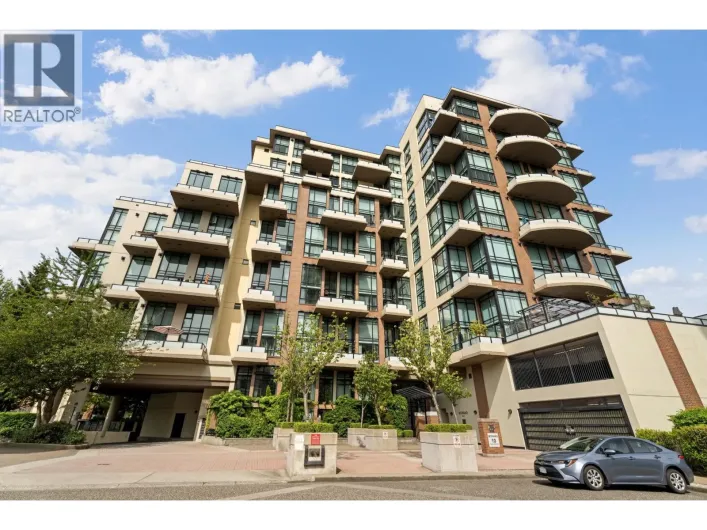 201 10 RENAISSANCE SQUARE, New Westminster