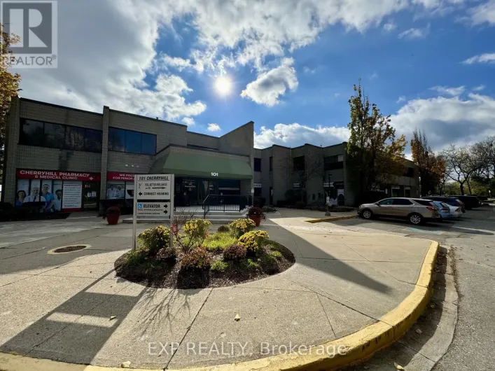 201 - 101 CHERRYHILL BOULEVARD, London North
