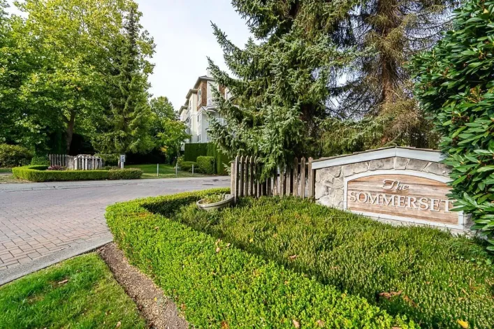 201 10186 155 STREET, Surrey