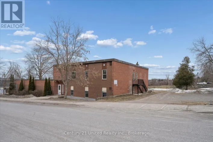 Other for rent: 201 - 1027 WILLCOX STREET, Selwyn