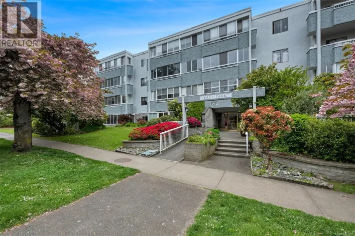 201 1050 Park Blvd, Victoria