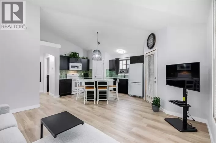 201, 11 Everridge Square SW, Calgary