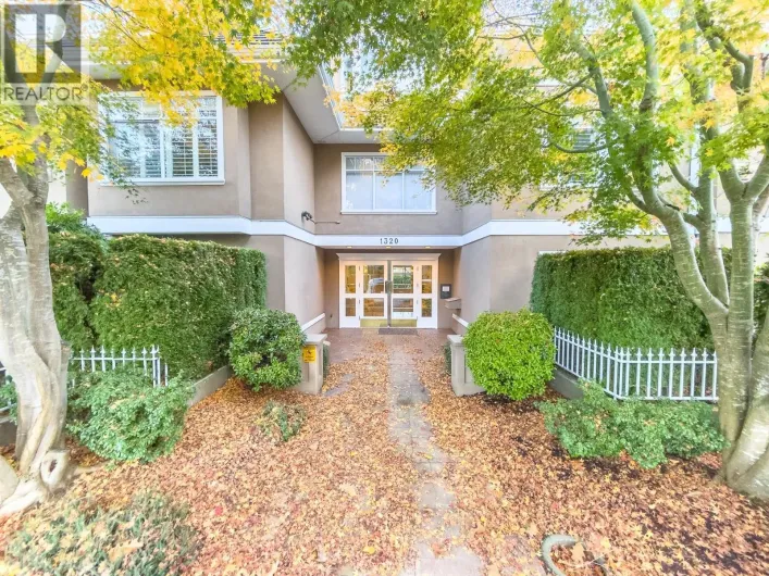 201 1320 55 STREET, Delta