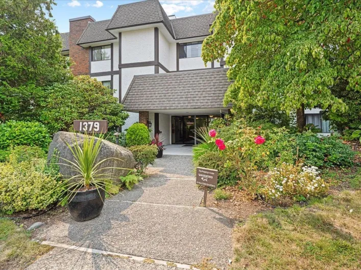 201 1379 MERKLIN STREET, White Rock