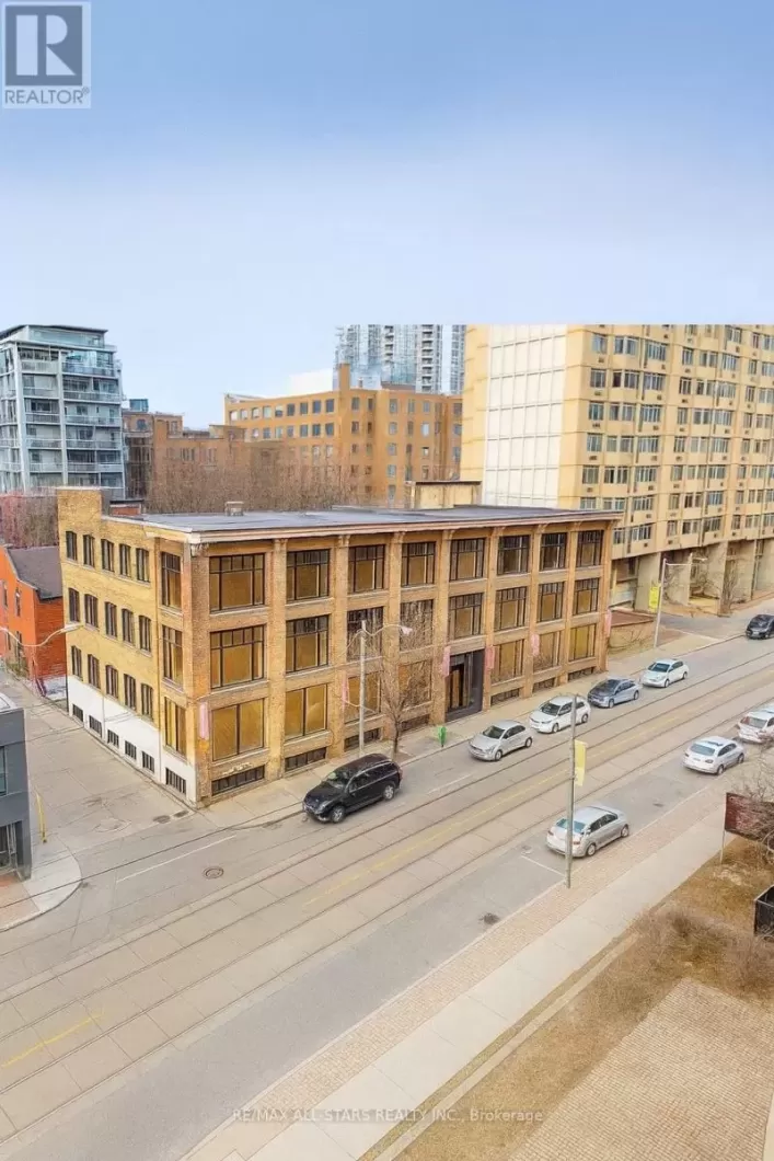 201 - 14 MCCAUL STREET, Toronto