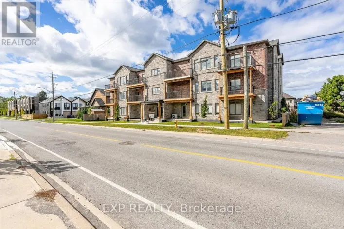 201 - 163 PORT ROBINSON ROAD, Pelham