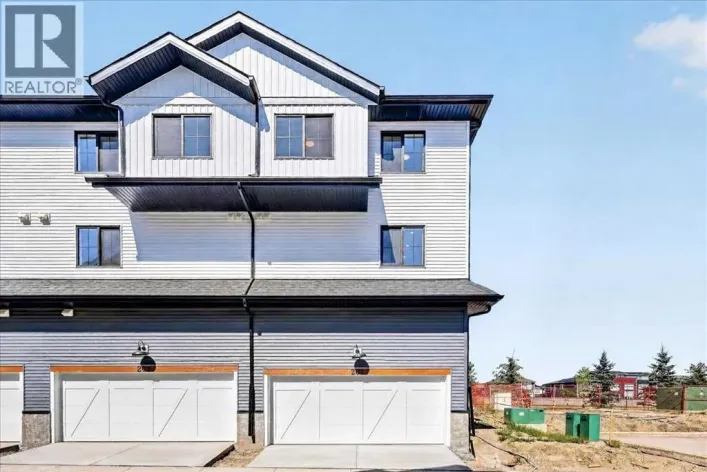Row / Townhouse for sale: 201, 1750 Rangeview Drive SE, Calgary