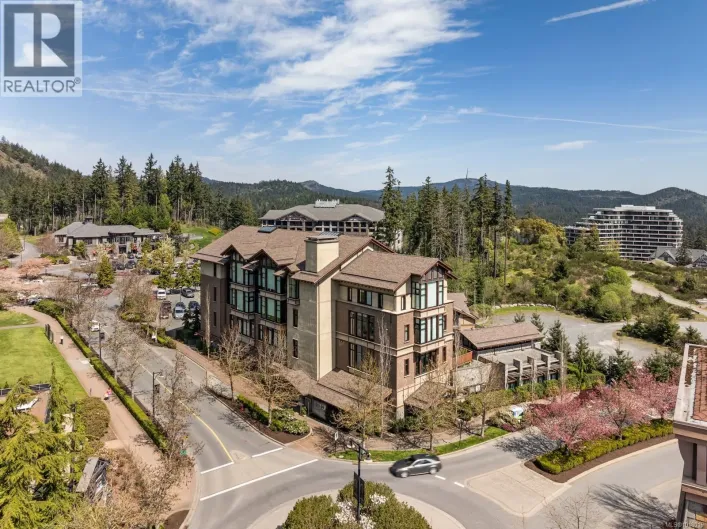 201 2049 Country Club Way, Langford