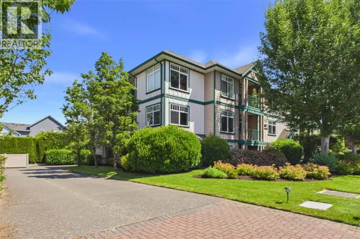 201 2318 James White Blvd, Sidney