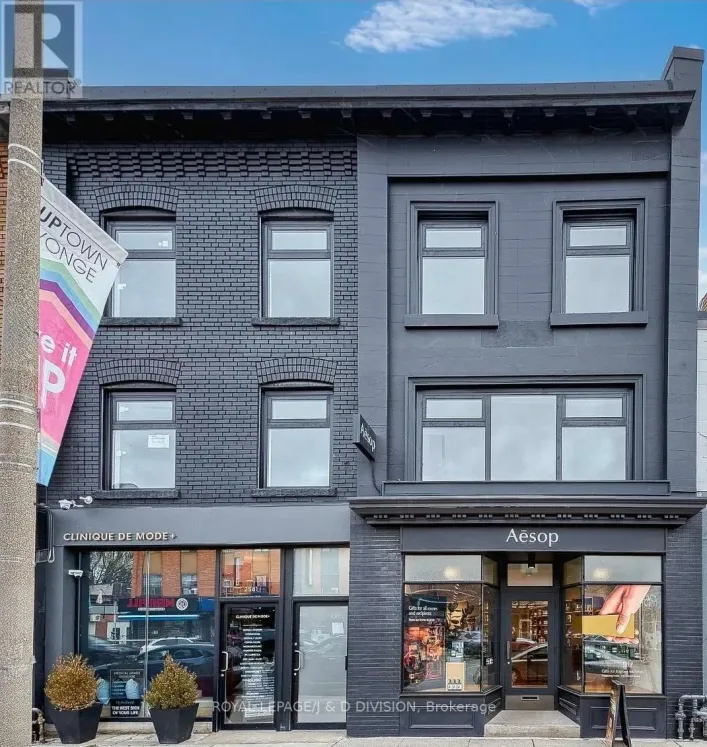 201 - 2579 YONGE STREET, Toronto