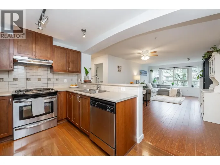 201 2951 SILVER SPRINGS BOULEVARD, Coquitlam