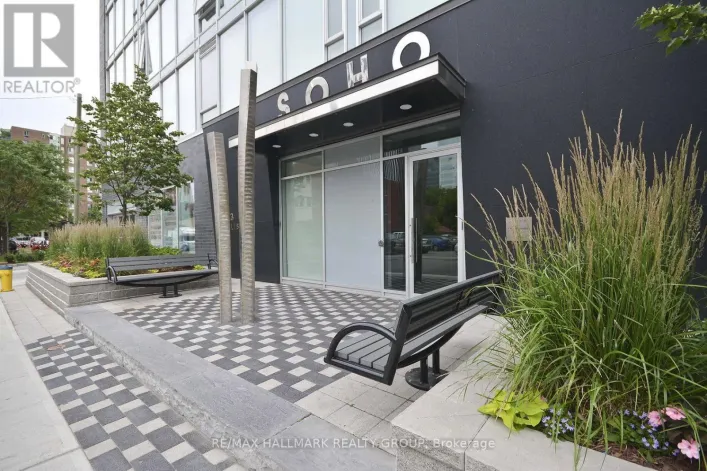 Apartment for sale: 201 - 300 LISGAR STREET, Ottawa