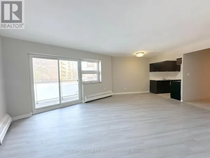 201 - 32 CARLUKE CRESCENT, Toronto