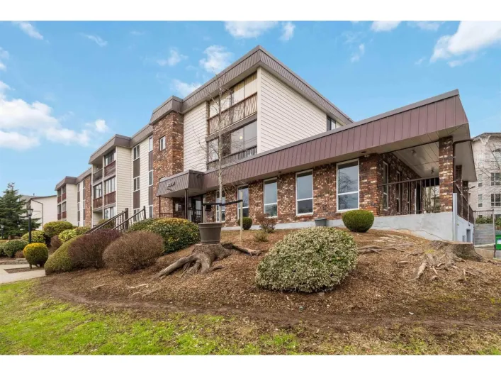 201 32119 OLD YALE ROAD, Abbotsford