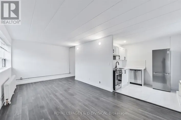 201 - 325 SAMMON AVENUE, Toronto