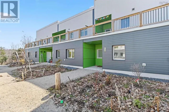 201 3-25 Treehouse Lane, Bridgewater