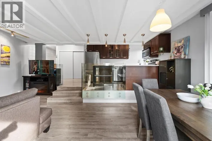 201 341 MAHON AVENUE, North Vancouver