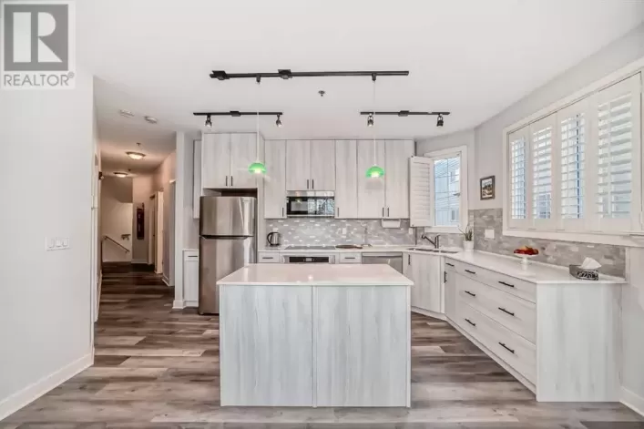 201, 3412 Parkdale Boulevard NW, Calgary