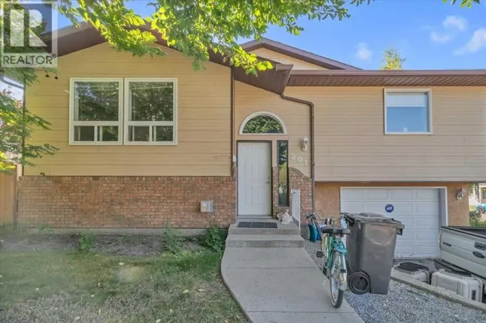 201 4 Avenue SE, High River