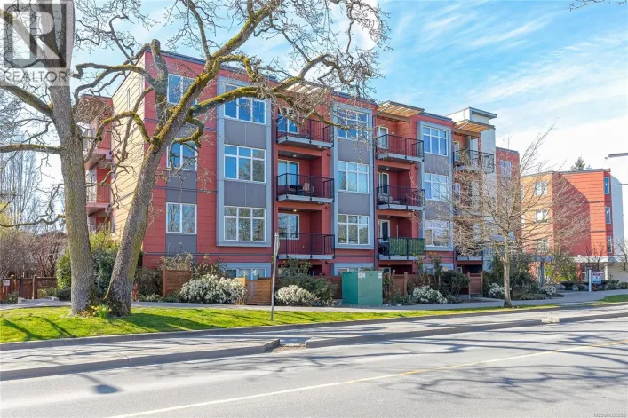 201 4030 Borden St, Saanich