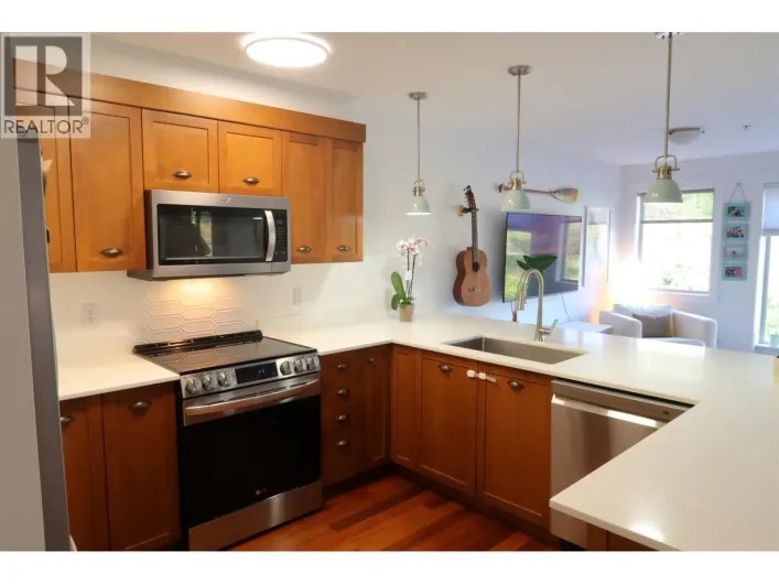201 414 GOWER POINT ROAD, Gibsons