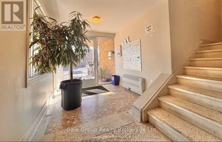 201 - 5 PAISLEY BOULEVARD E, Mississauga