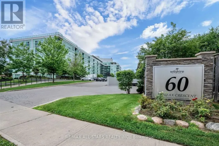 Apartment for rent: 201 - 60 FAIRFAX CRESCENT, Toronto