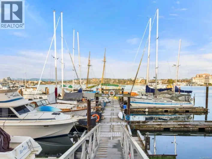 201 640 Montreal St, Victoria