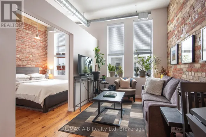#201 - 66 WELLINGTON STREET, Stratford