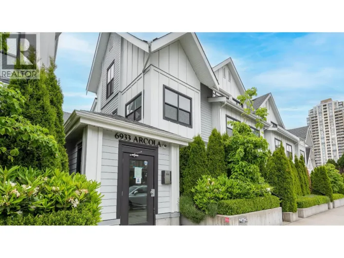 201 6933 ARCOLA STREET, Burnaby