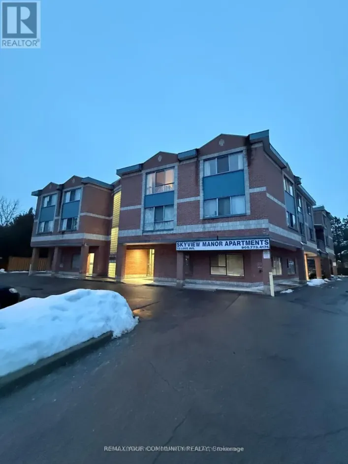 201 - 72 LAKE AVENUE, Richmond Hill