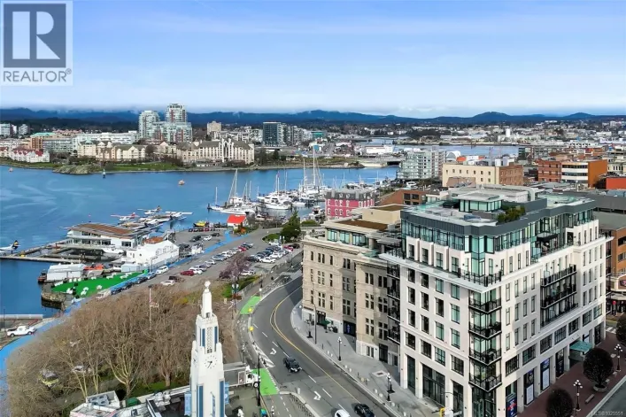 201 888 Government St, Victoria