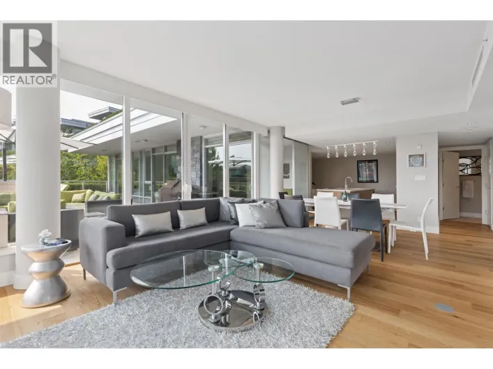 201 908 KEITH ROAD, West Vancouver