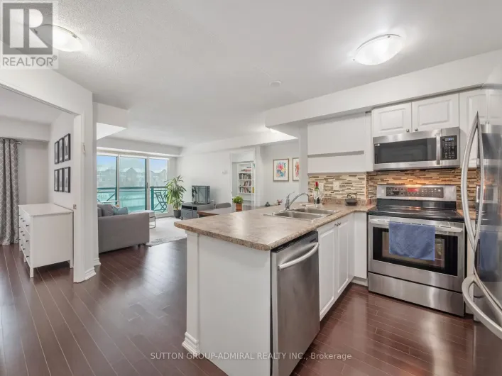 201 - 920 SHEPPARD AVENUE W, Toronto