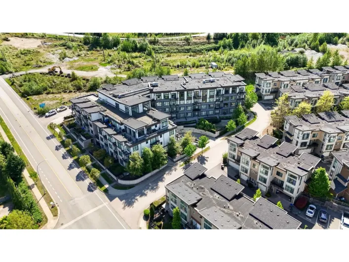 201 9983 E BARNSTON DRIVE STREET, Surrey