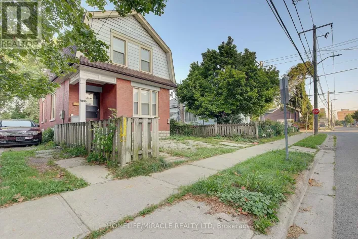 201 CLARENCE STREET, London East