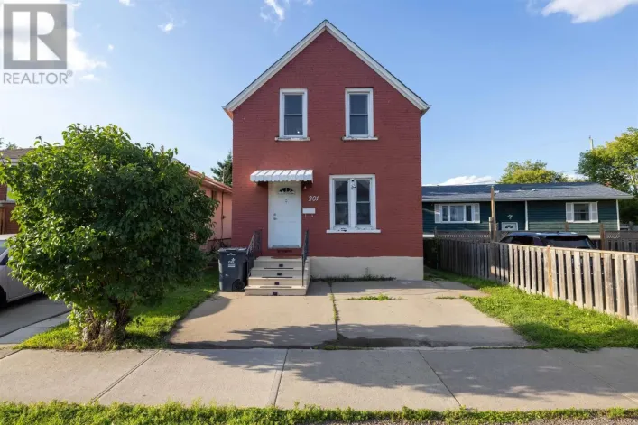 201 CUMMING STREET, Thunder Bay