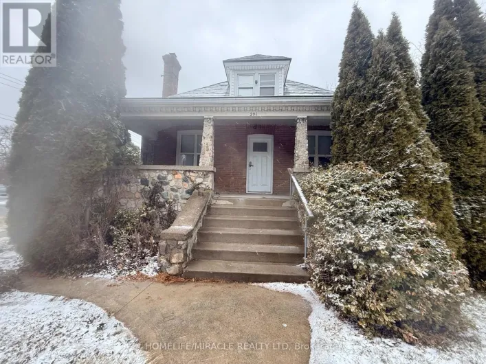 201 GRAND AVENUE, Chatham-Kent